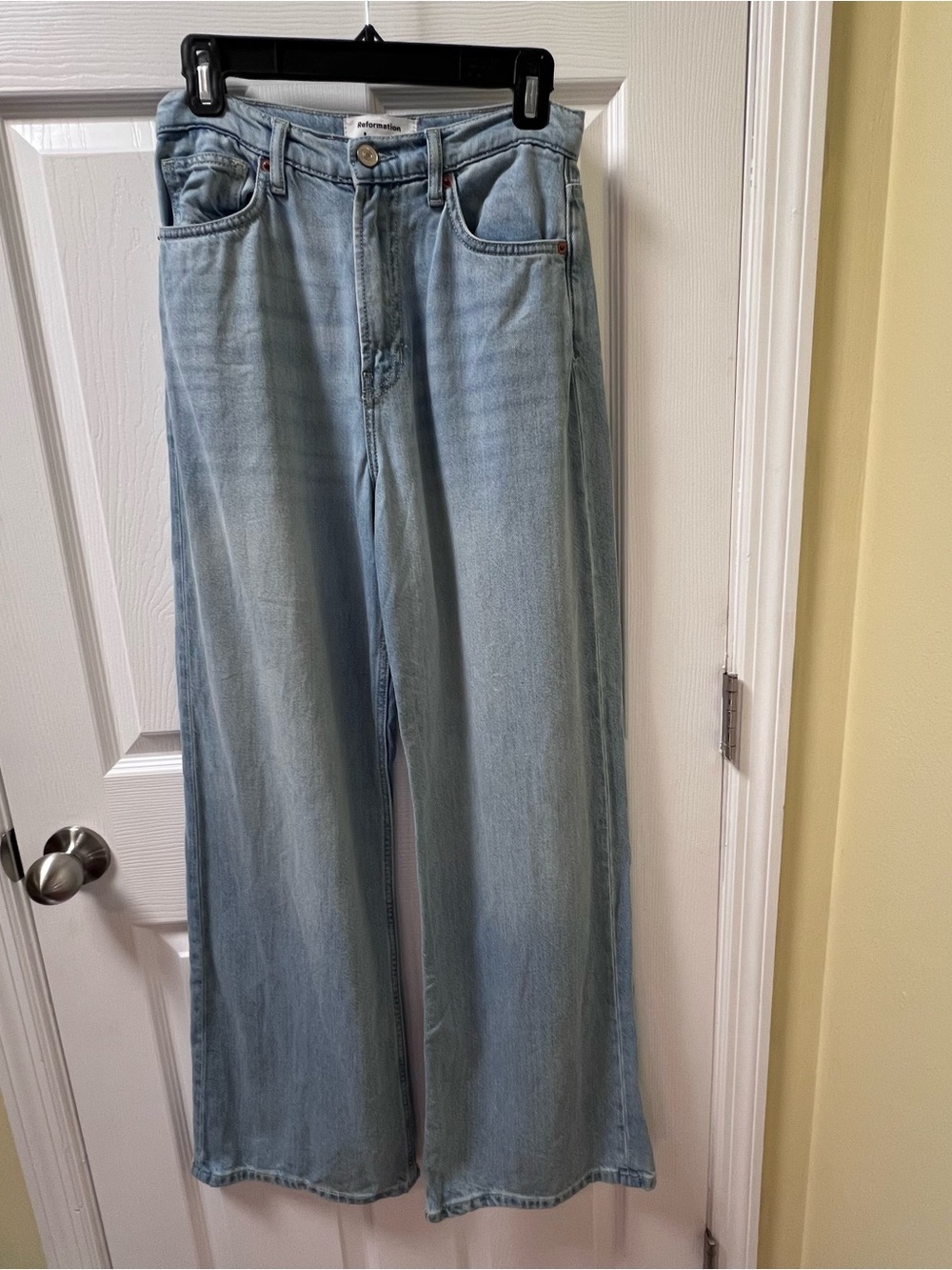 Reformation Cary Lived In Wide Leg Jeans High Rise Light Wash Denim Size 2